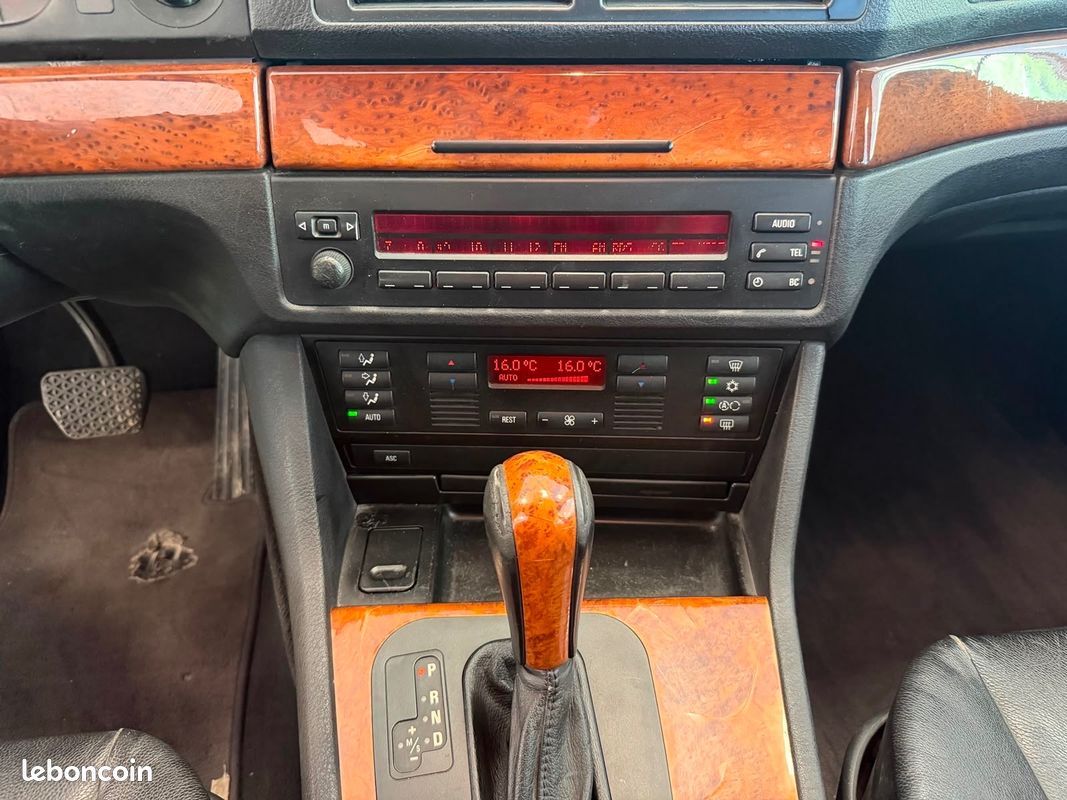 BMW SERIE 5 530d Pack A-CLIMATISATION AUTOMATIQUE (image 11)