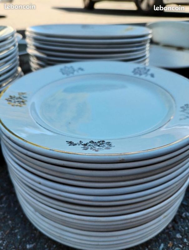 Vieux service de table vintage + de 65 pièces (image 11)