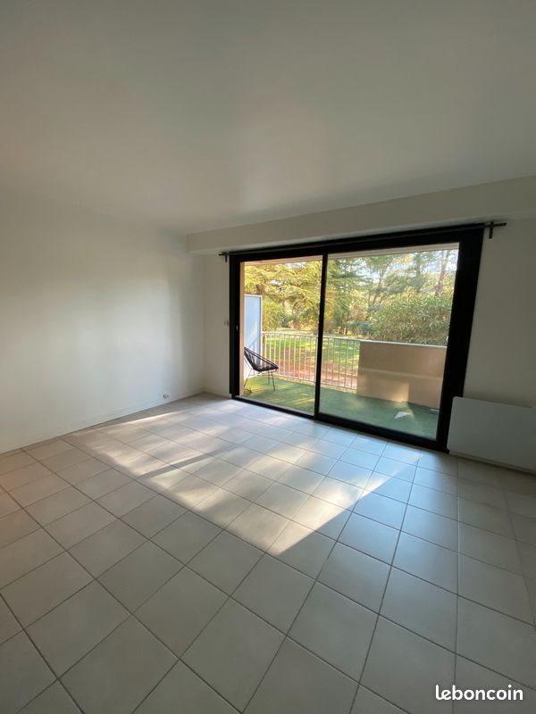 Appartement 1 pièce 28 m² · à Carnoux-en-Provence · 28 m² · 620 €