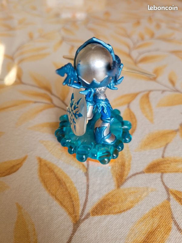 Figurine Skylanders Chill numéro 84537888 (image 2)