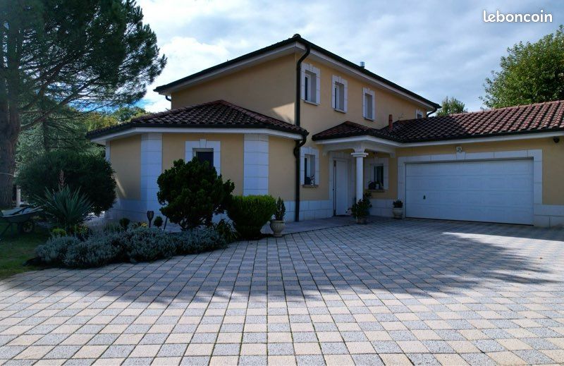 Maison 6 pièces 220 m² · à Besançon · 220 m² · 750 000 €
