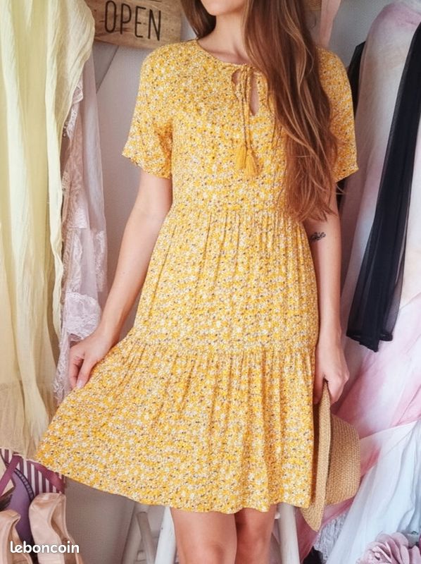 💛 Robe volantée jaune t.44 (image 1)