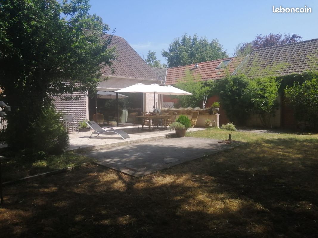 Maison 10 pièces 300 m² · à Bréval · 300 m² · 440 000 €