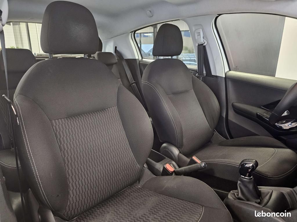 PEUGEOT 208 1.2i PureTech 12V - 82 BERLINE Active PHASE 2 (image 13)