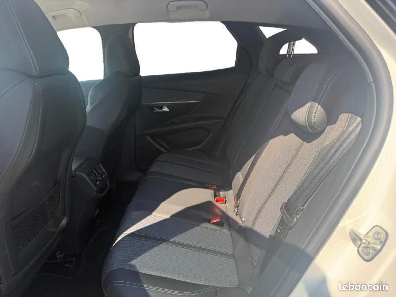 Peugeot 3008 1.5 BlueHDi 130ch S&S Allure Pack (image 10)