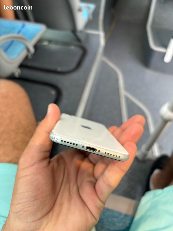 IPhone se 2020 (image 5)