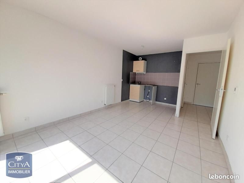 Appartement a louer bourgoin-jallieu - 2 pièce(s) - 43 m2 - Surfyn