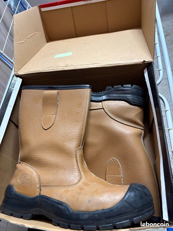 Bottes De Sécurité Dickies Taille 45 - Couleur Beige - Neuf Avec Emballage