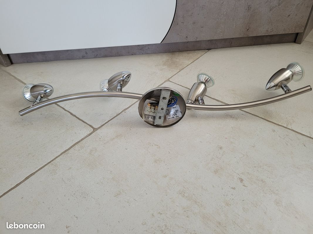 Lustre gris (image 1)