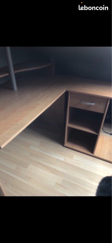 Bureau (image 2)