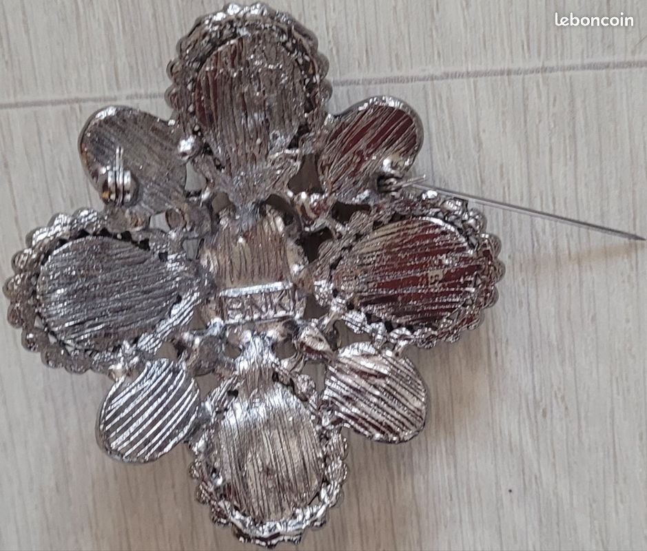 Broche Vintage Soleil Avec Strass Cognac - Occasion En Bon état - Accessoire Rétro Et Lumineux