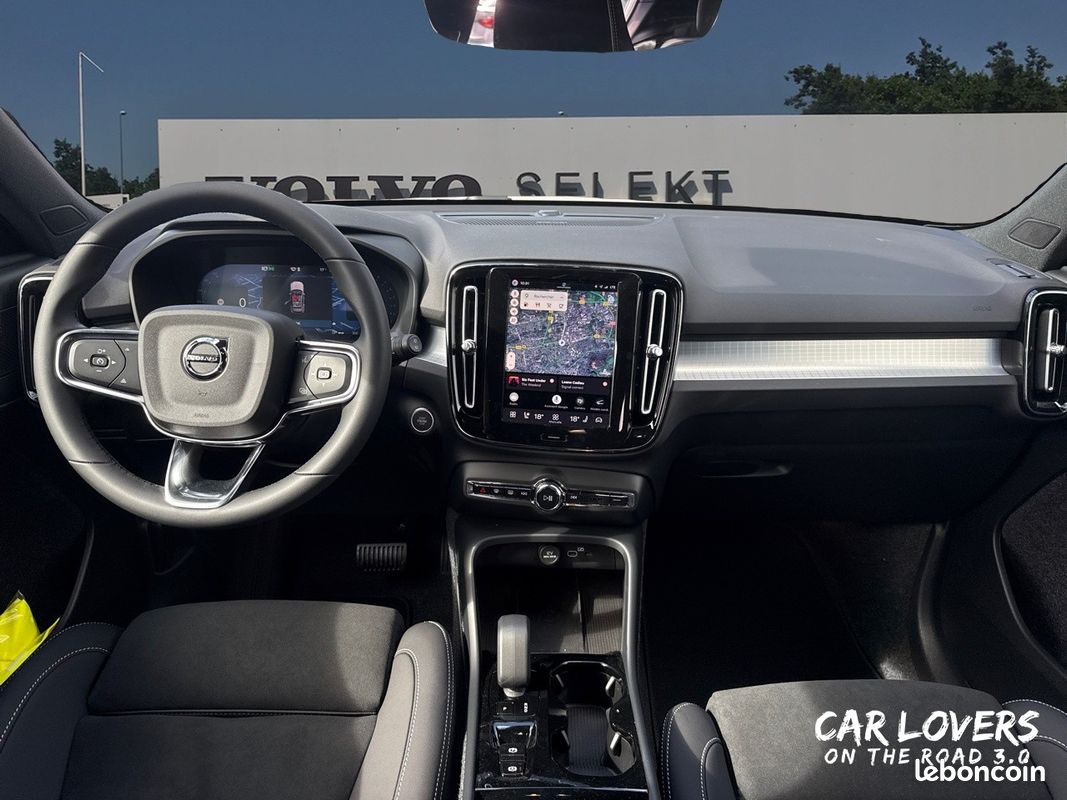 VOLVO XC40 B3 163 ch DCT7 Plus (image 21)