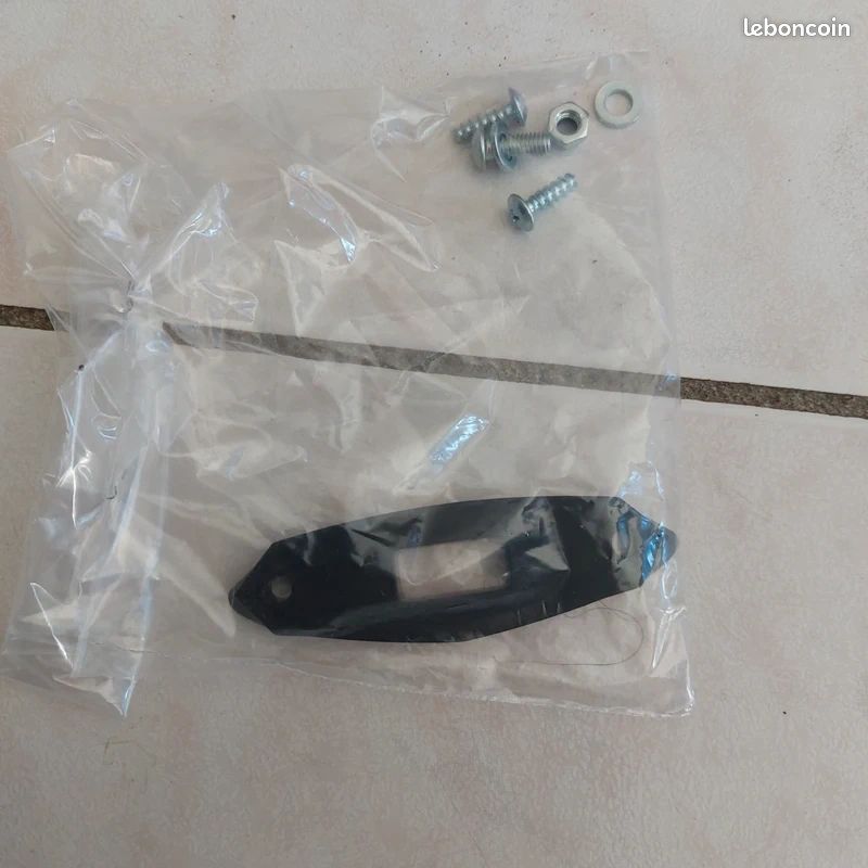 Entretoise, cale plastique de feu arrière Fantic 50 (image 1)