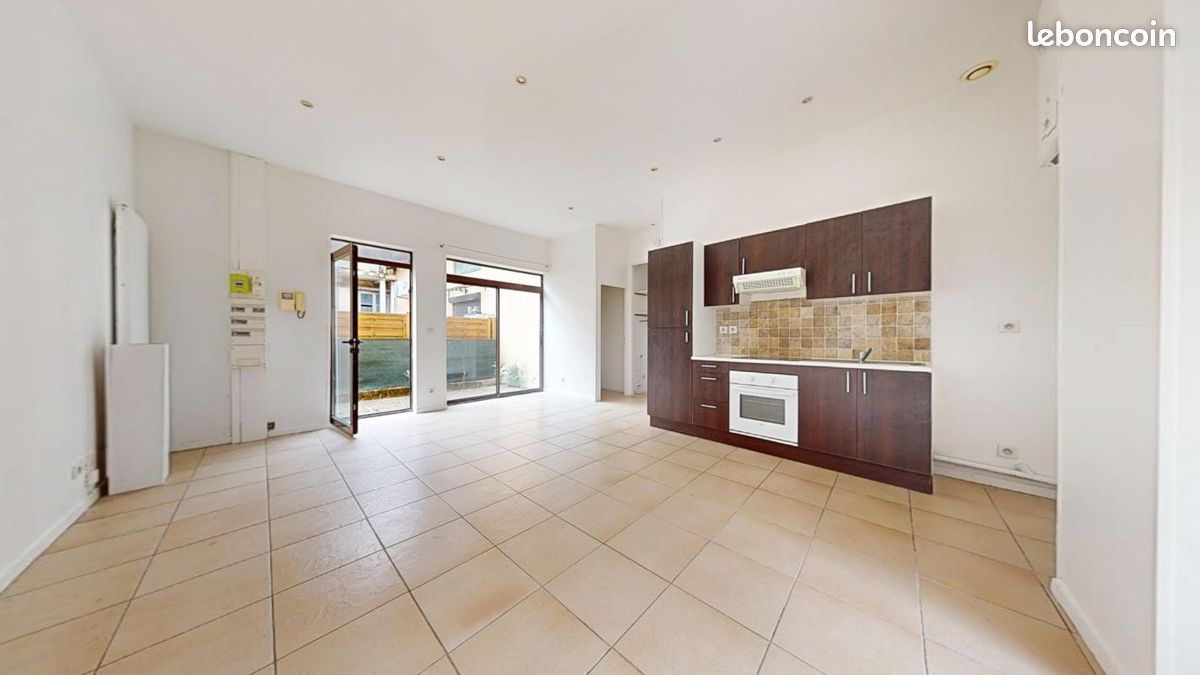 Appartement 2 pièces 44 m² · à Saint-Georges-de-Reneins · 44 m² · 495 €