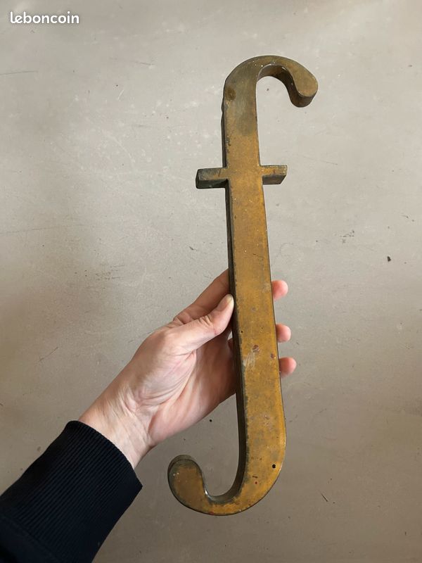 Lettre D'enseigne Vintage 'F' Métal 35 Cm - Déco Loft Industriel