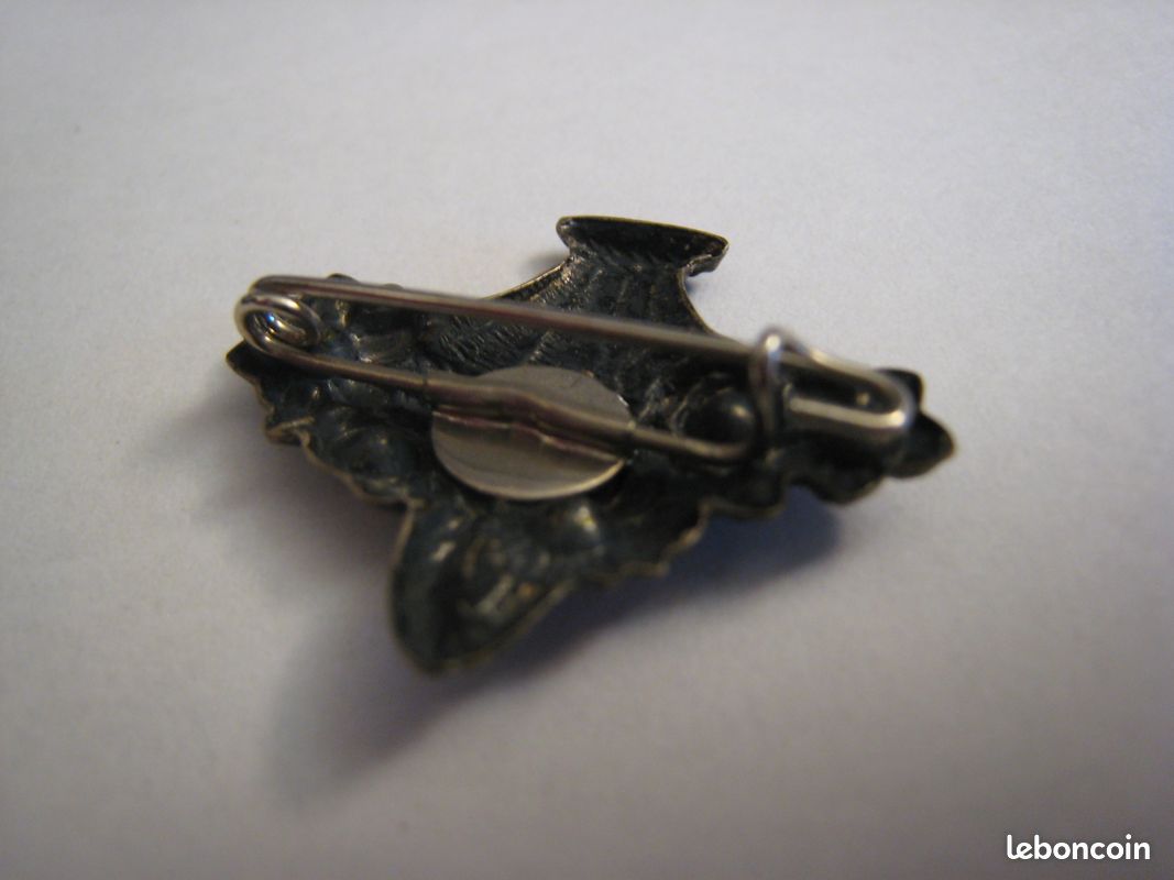 Broche Ancienne Panier De Cueillette – Métal Avec Strass, état D'usage