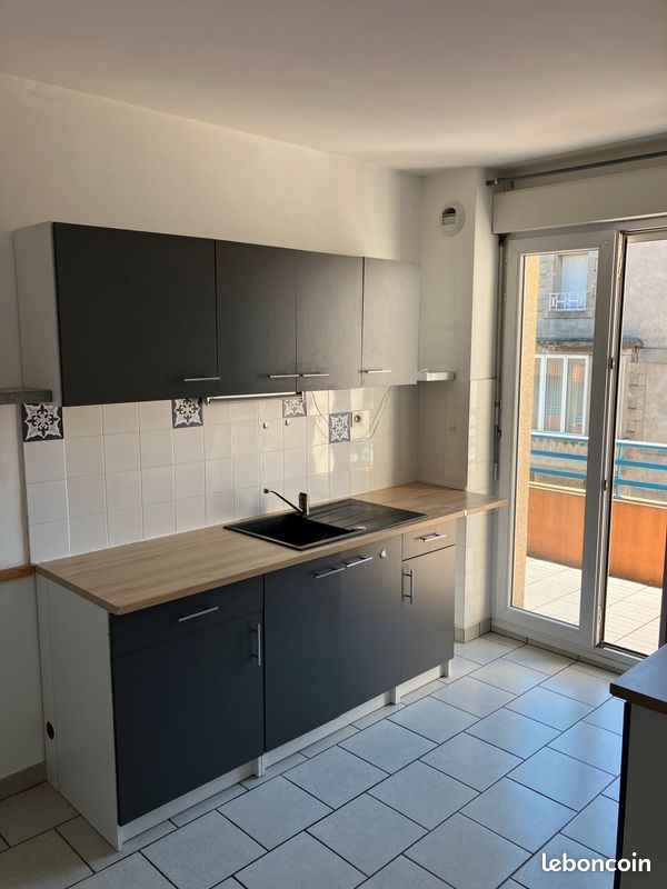 Appartement 3 pièces 66 m² · à Saint-Just-Malmont · 66 m² · 610 €