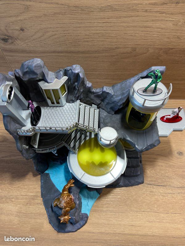 Jada - DC Comics Big Nano Scene - Batcave Batman Playset - 7 figurines incluses - (image 5)