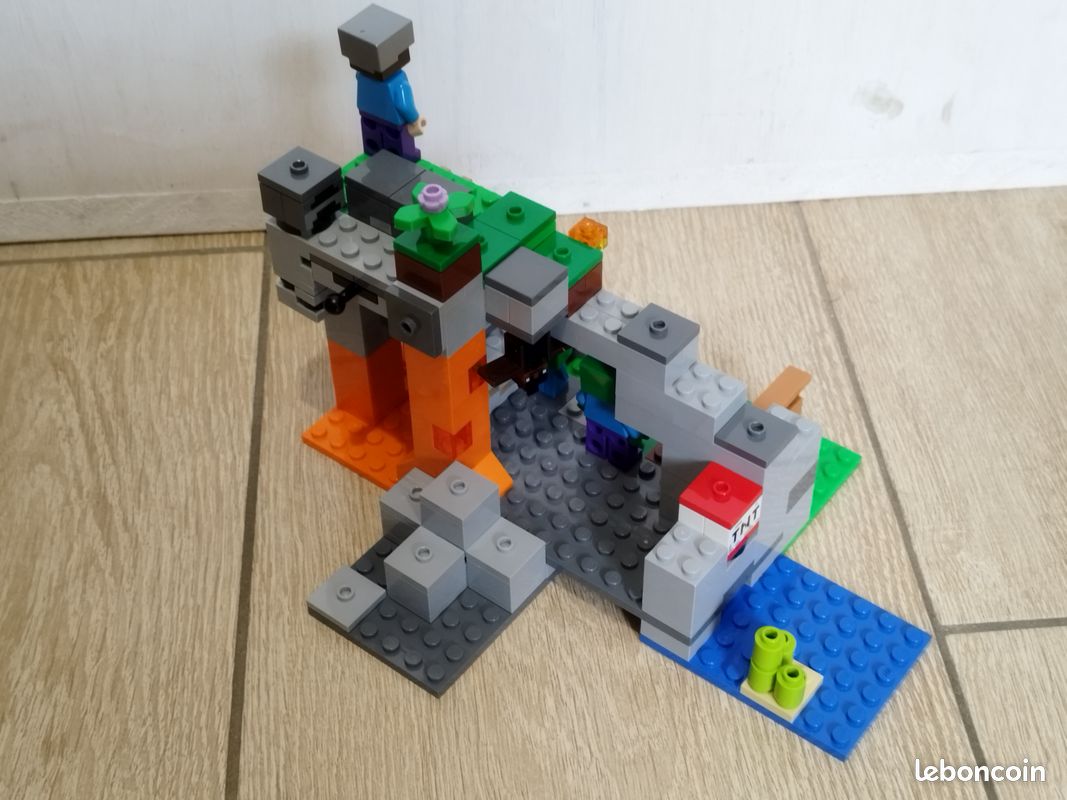 Lego Minecraft 21141 - La grotte du zombie (image 2)