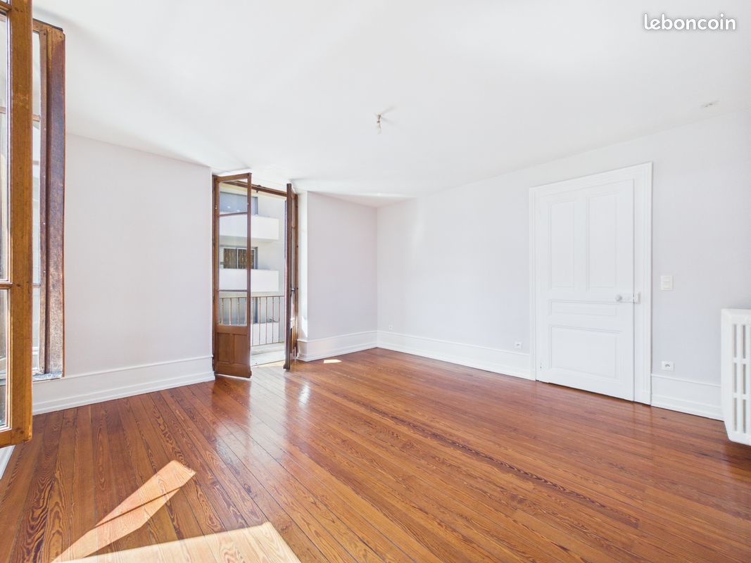 Appartement 2 pièces 57 m² · à Aix-les-Bains · 57 m² · 235 000 €