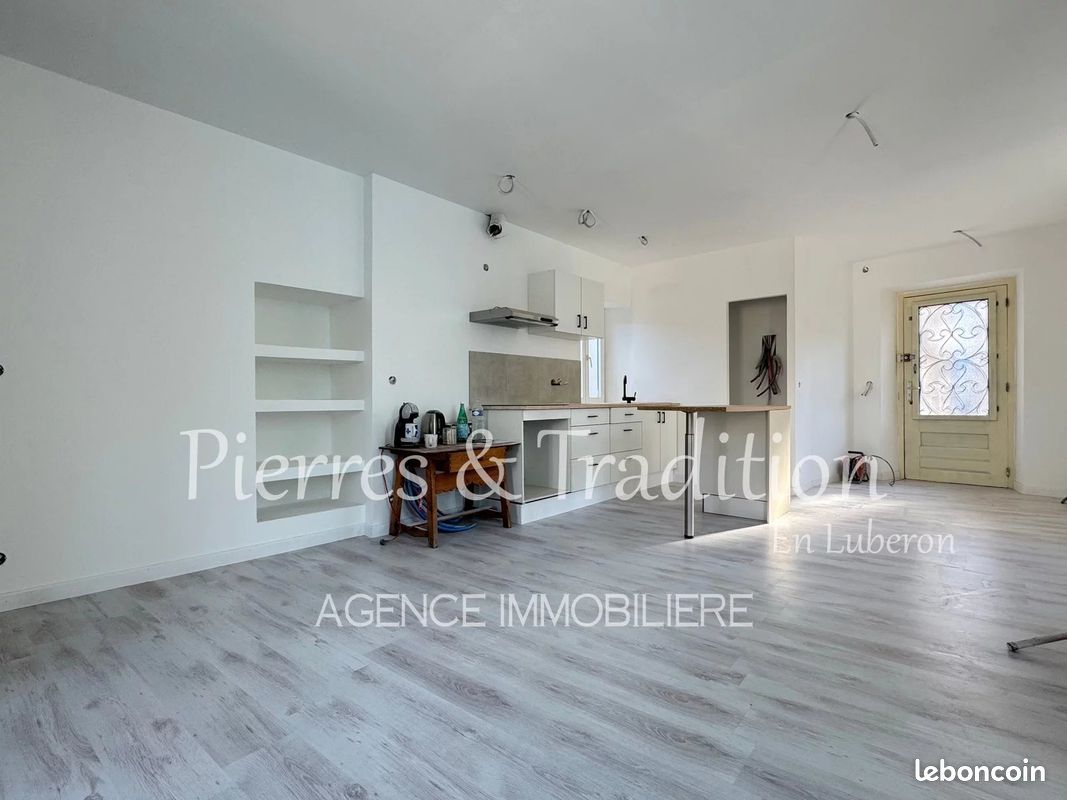 Appartement 4 pièces 76 m² · à Céreste-en-Luberon · 76 m² · 800 €
