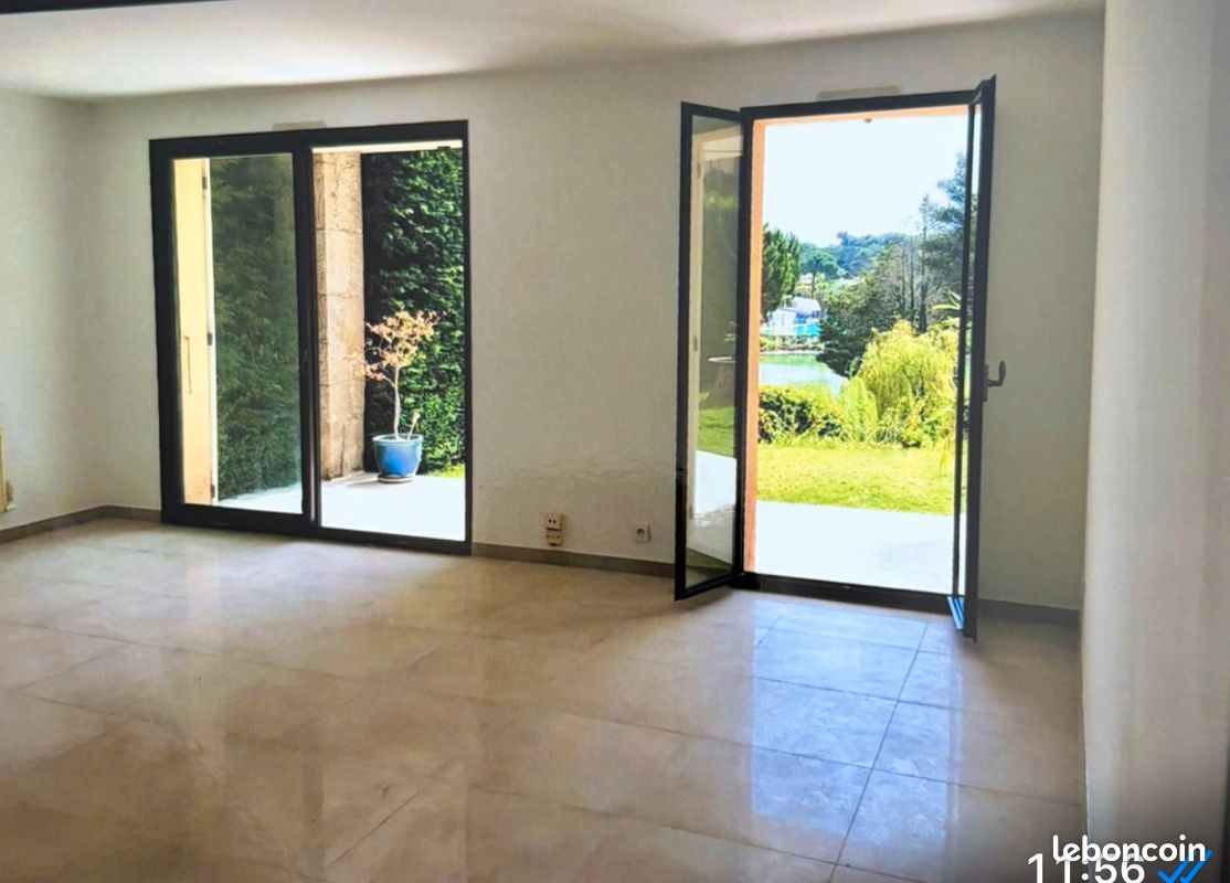 Appartement 4 pièces 102 m² · à Villeneuve-Loubet · 102 m² · 2 550 €