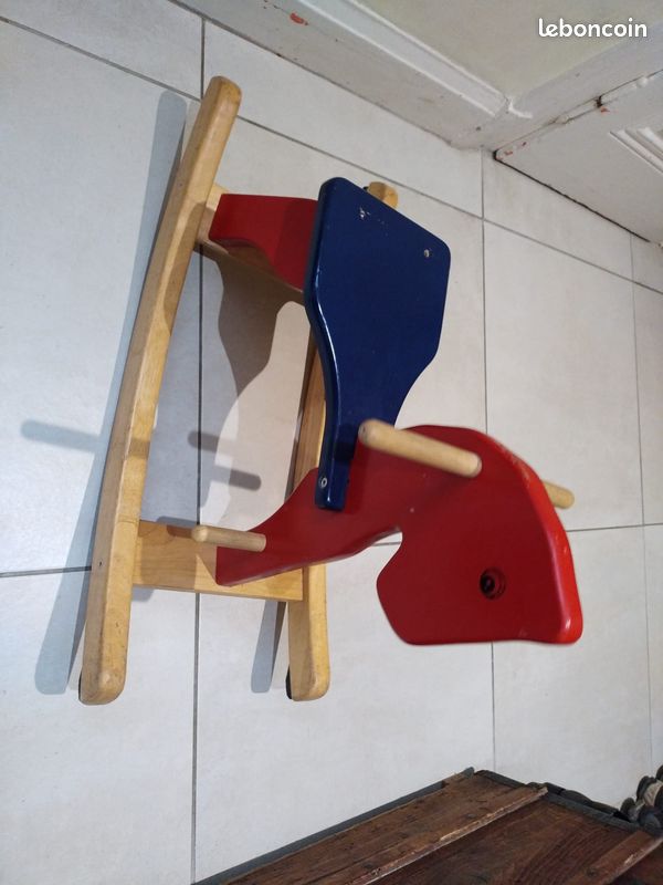 Cheval à bascule (image 3)