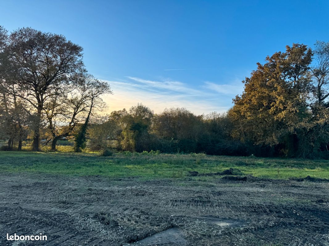 Terrain à bâtir constructible · à Grenade-sur-l'Adour · 56 525 €