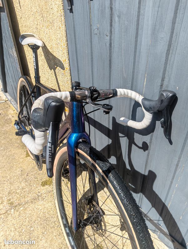 Vélo Gravel avec Roues carbone (image 2)