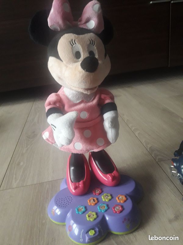 Poupée Minnie intéracive (image 2)