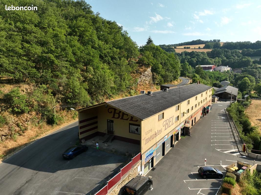 Immeuble 1661 m² · à Coupiac · 1 661 m² · 98 000 €