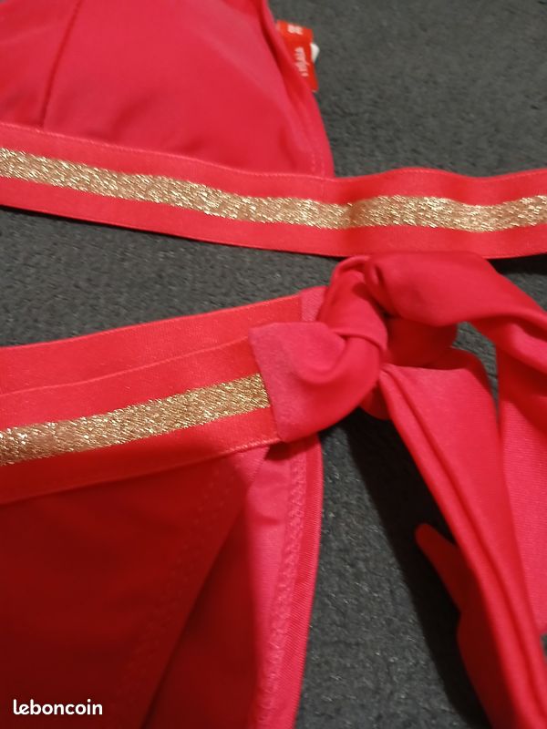 Maillot neuf jamais porté taille S (image 3)
