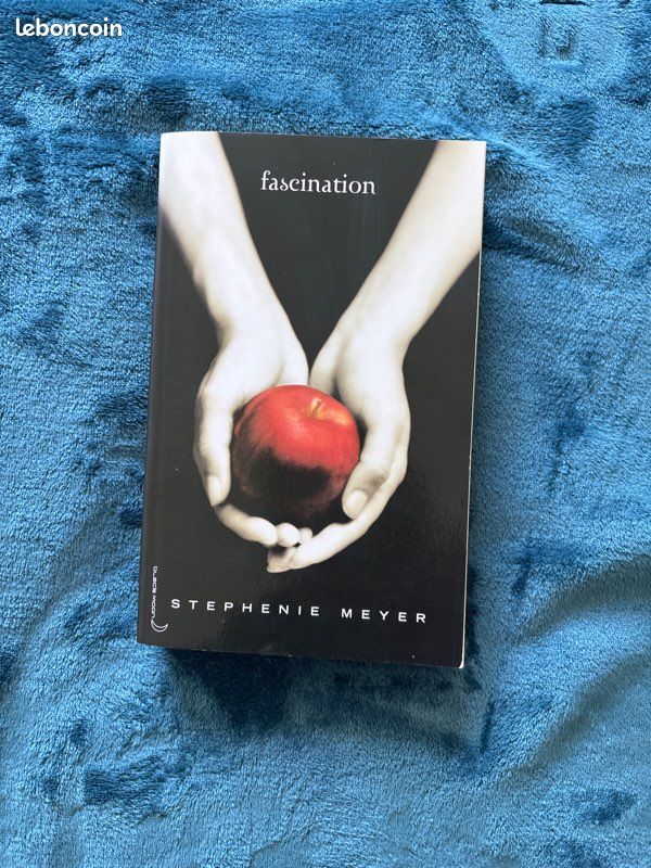 1er tome de la saga Twilight Fascination de Stephenie Meyer (image 2)