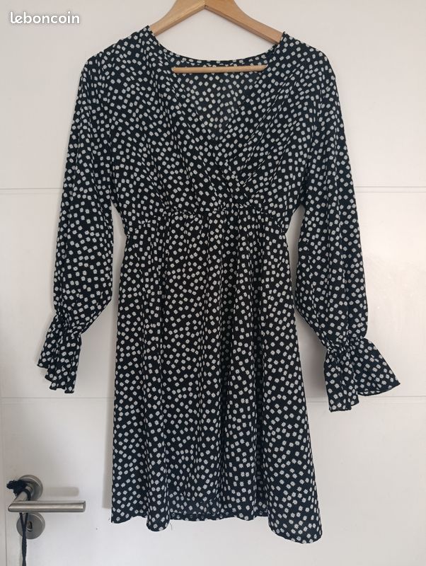 Robe fleurie femme taille M manches longues (image 1)