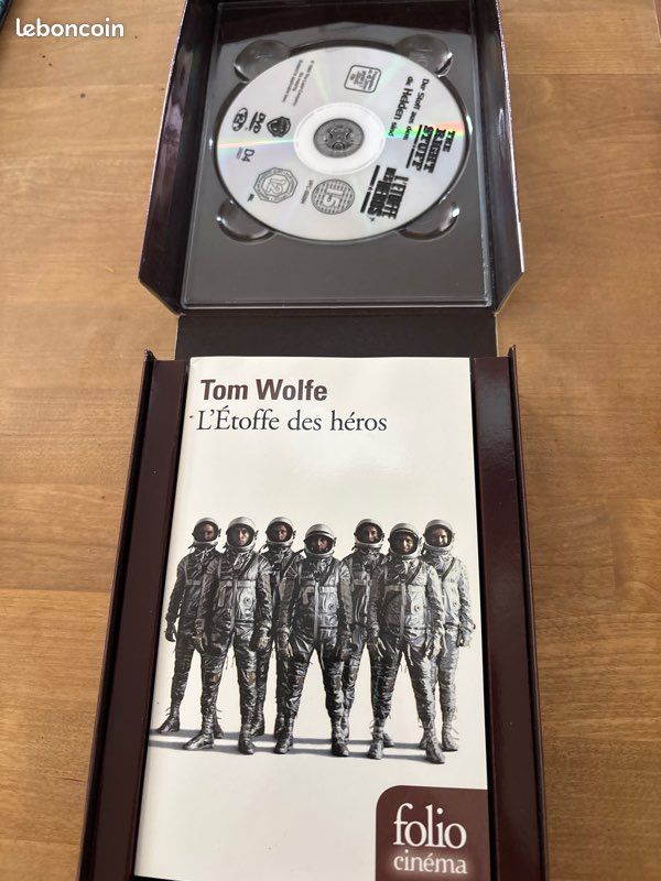 Coffret DVD film + Livre L’Etoffe des Héros (image 2)