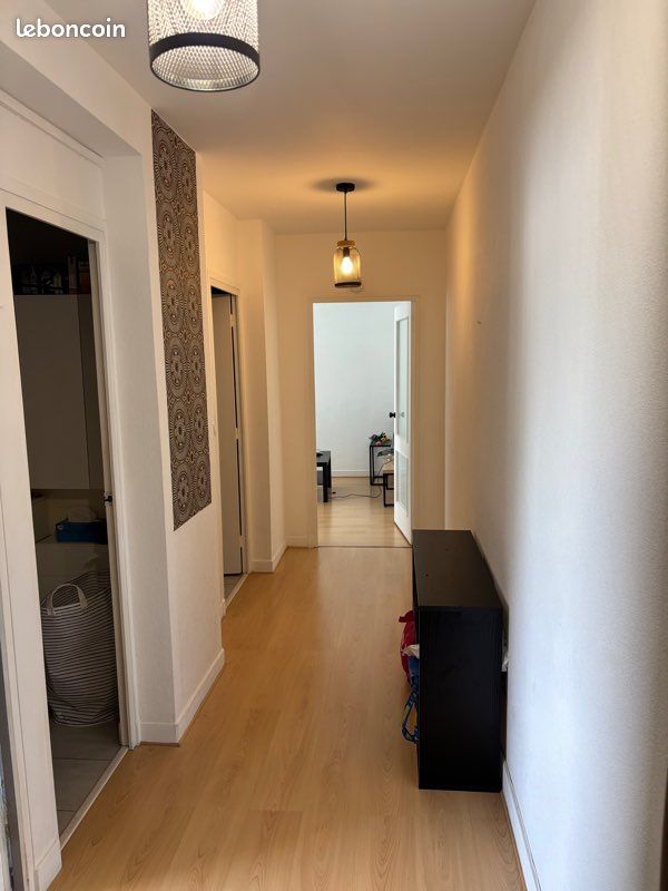 Appartement 2 pièces 52 m² · à Saint-Martin-d'Hères · 52 m² · 950 €