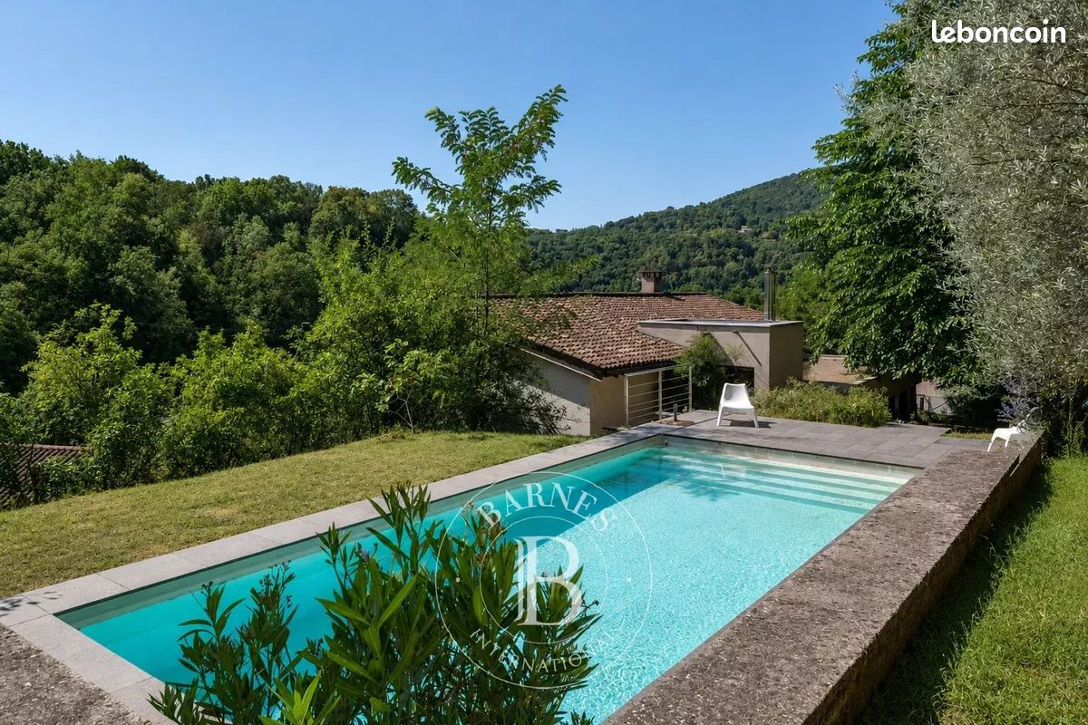 Maison 10 pièces 240 m² · à Rochetaillée-sur-Saône · 240 m² · 1 050 000 €