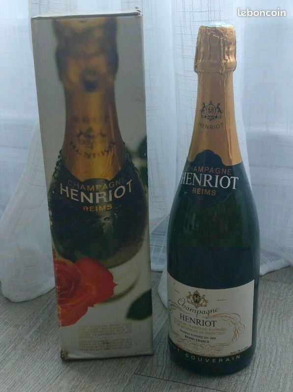 Henriot brut souverain Bouteille champagne collection des années 1970 avec boîte (image 2)