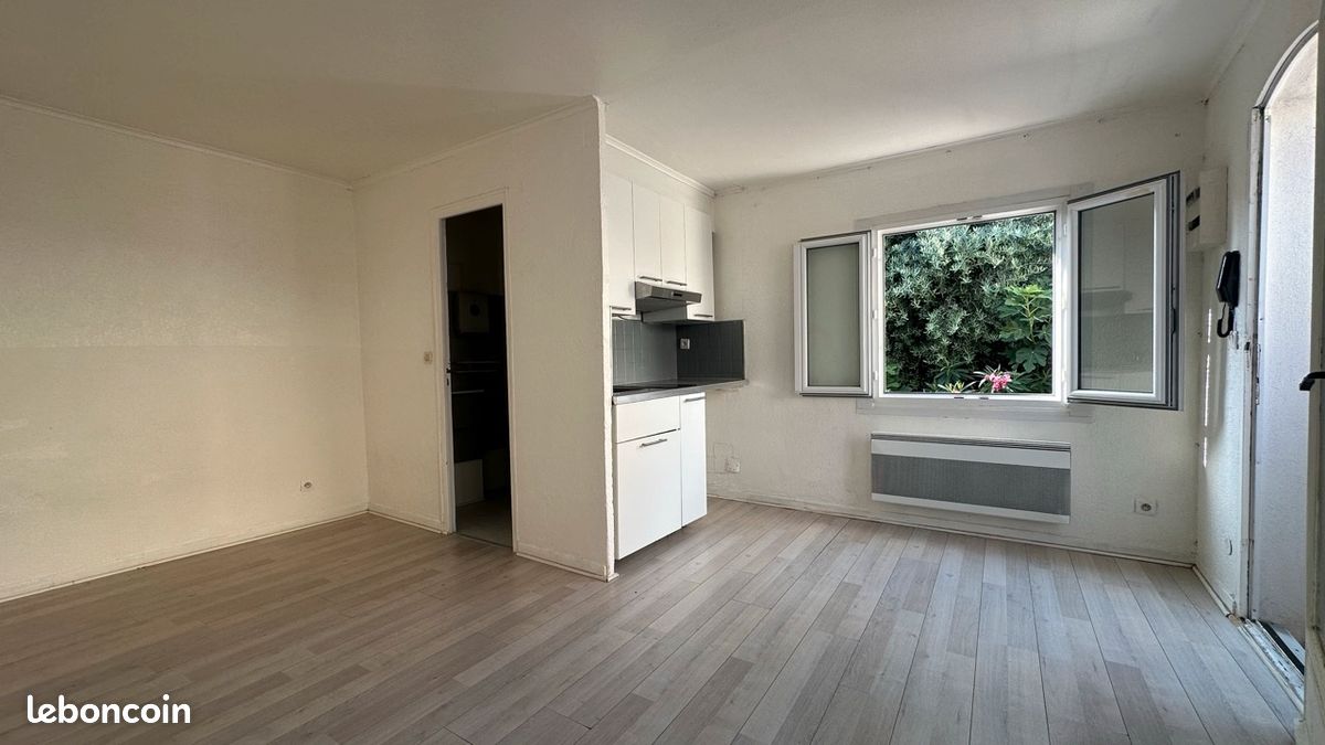 Appartement 1 pièce 20 m² · à Nîmes · 20 m² · 440 €
