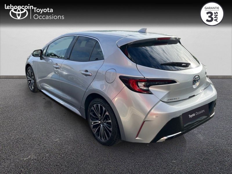 Toyota Corolla 1.8 140ch Design Pack Confort (image 2)