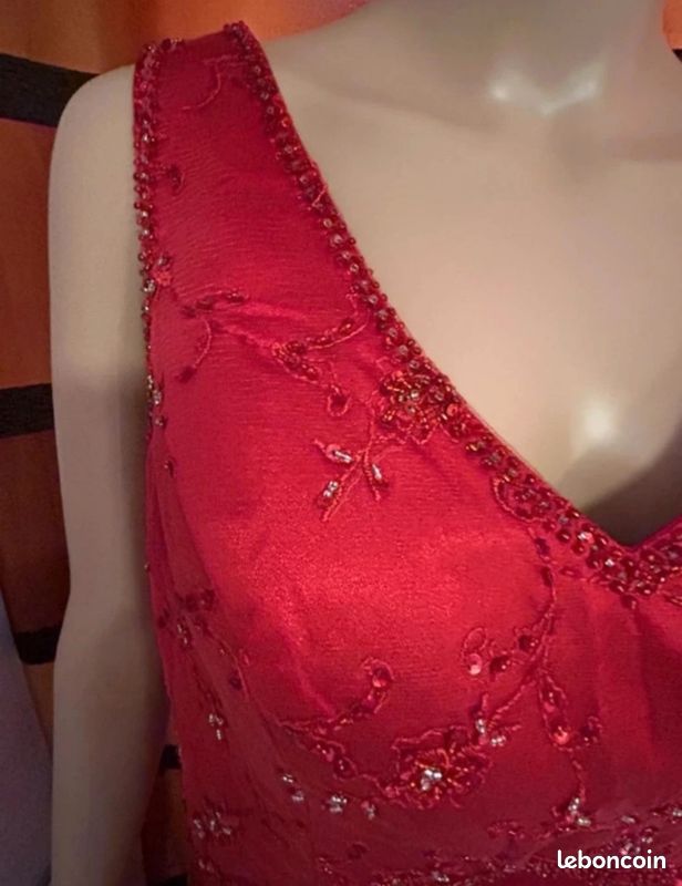 Robe de soirée longue rouge satinée avec étole assortie - Taille M (38) (image 7)