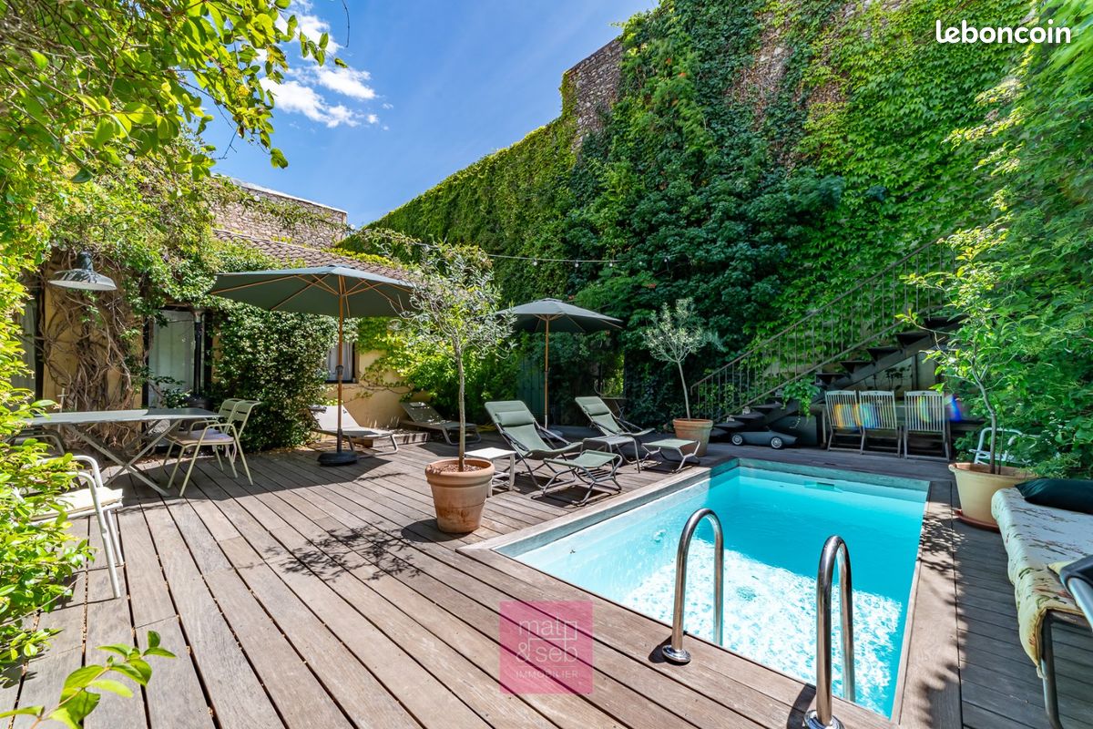 Maison 7 pièces 244 m² · à Nîmes · 244 m² · 790 000 €