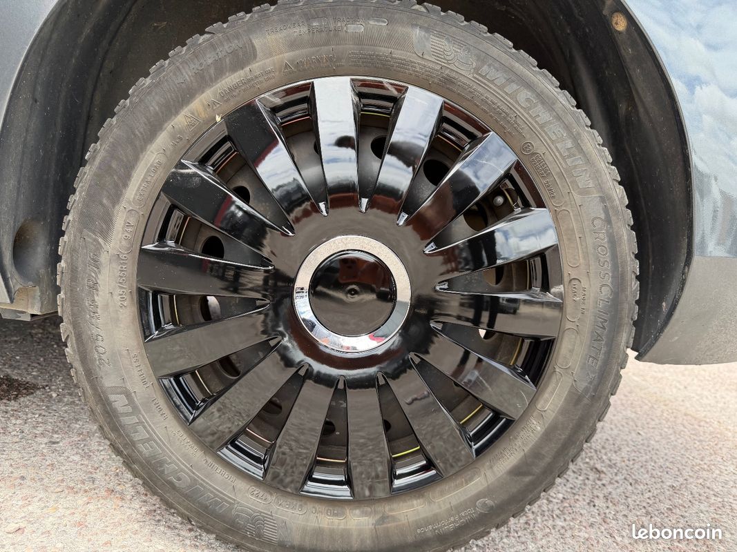 CITROEN C4 C4 HDi 90 Confort (image 14)