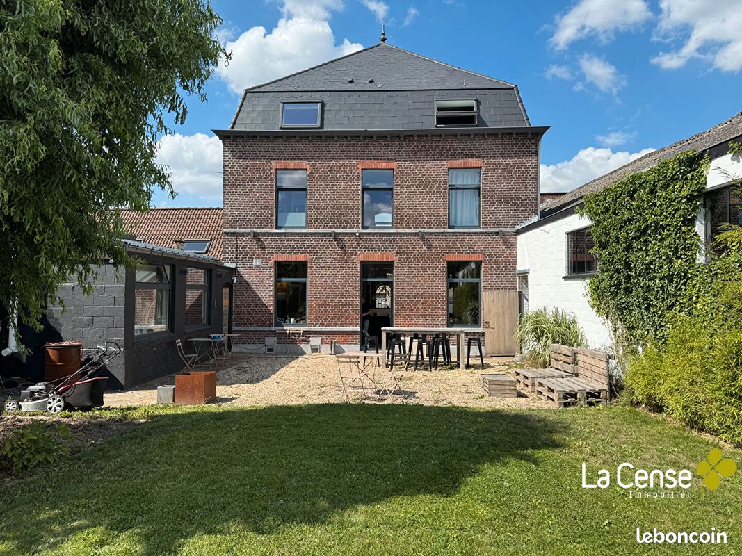 Maison 9 pièces 230 m² · à Toufflers · 230 m² · 695 000 €