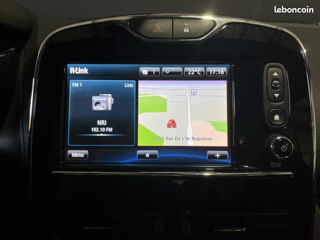 RENAULT CLIO Clio Estate 0.9L TCe - 90CH Intens - REGULATEUR - NAVIGATION - CLIM AUTO (image 12)
