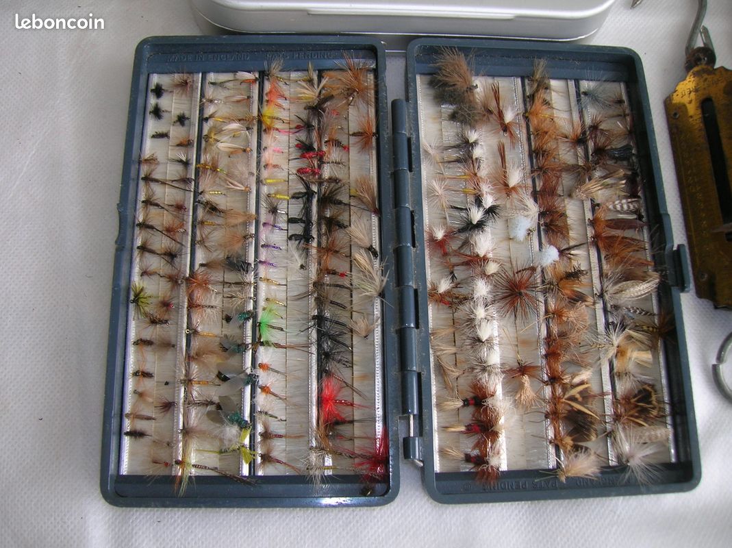 Boîte de pêche à la mouche en bois avec fente pour prise en main facile
