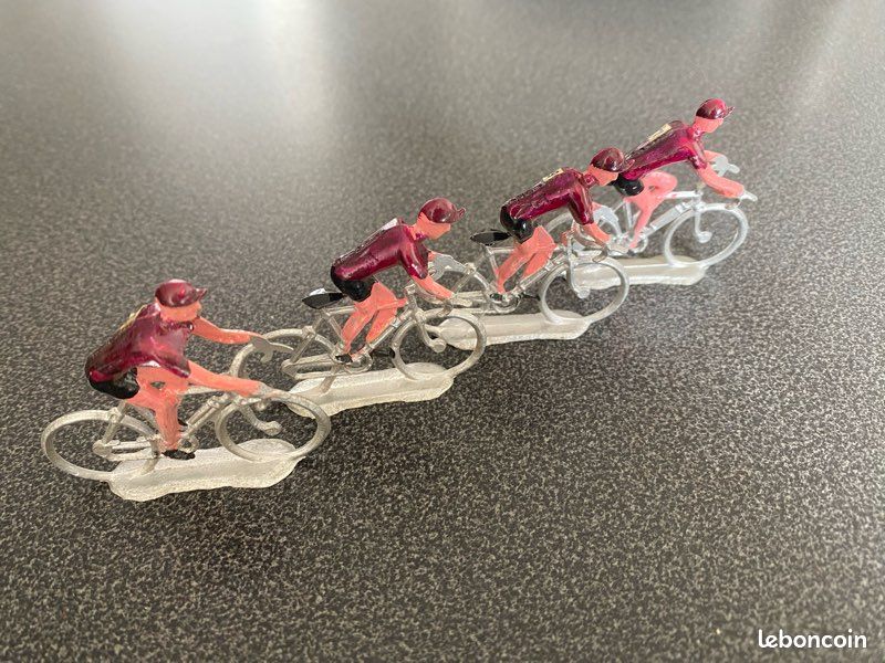 Lot 4 Figurines Cyclistes Anciennes Quiralu Alu – Années 50 – Aluminium
