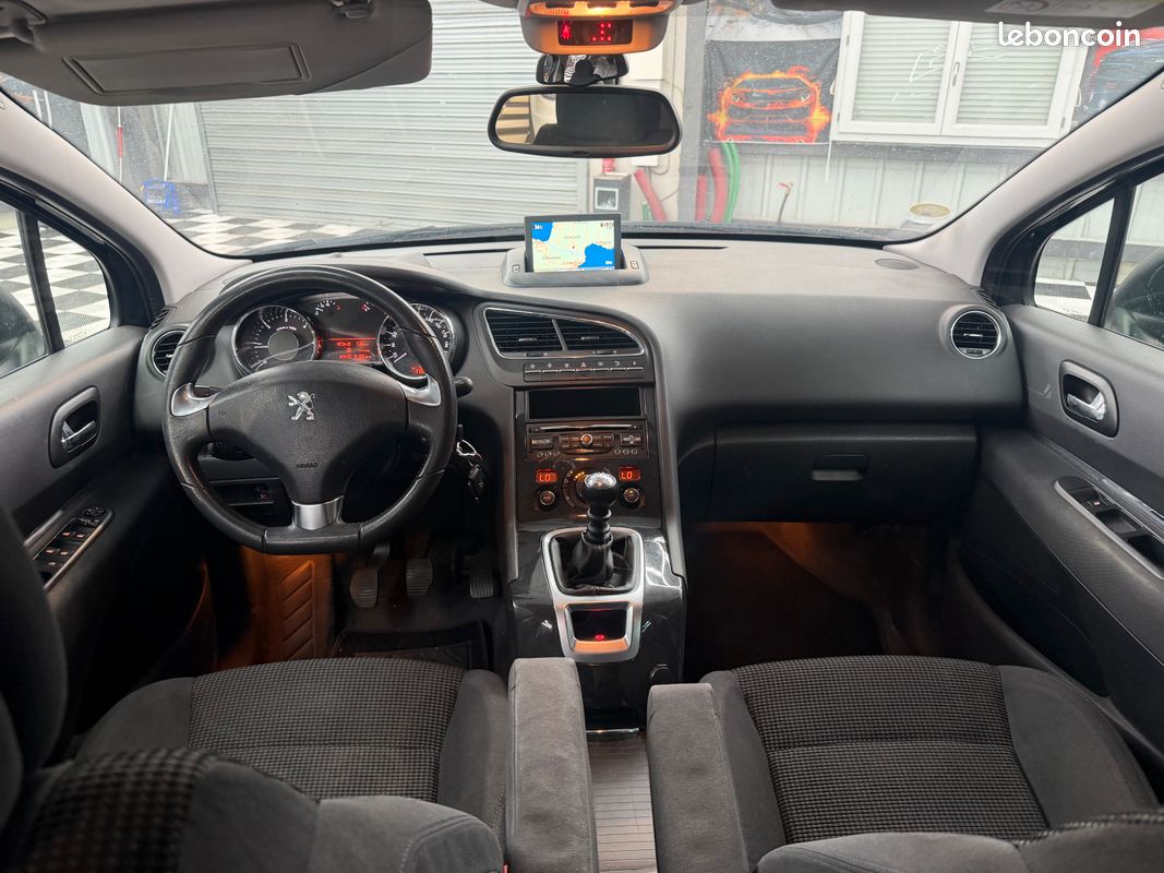 PEUGEOT 5008 1.6 BleuHDII Phase 2 120ch Active Business S&S 7pl Entretien Complet embrayage kit distributions fais (image 6)