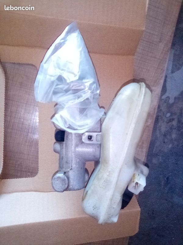 Mastervac, maitre cylindre, réservoir liquide frein Peugeot 306 (image 3)