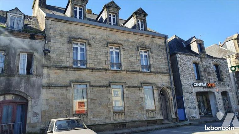 Maison 11 pièces 251 m²